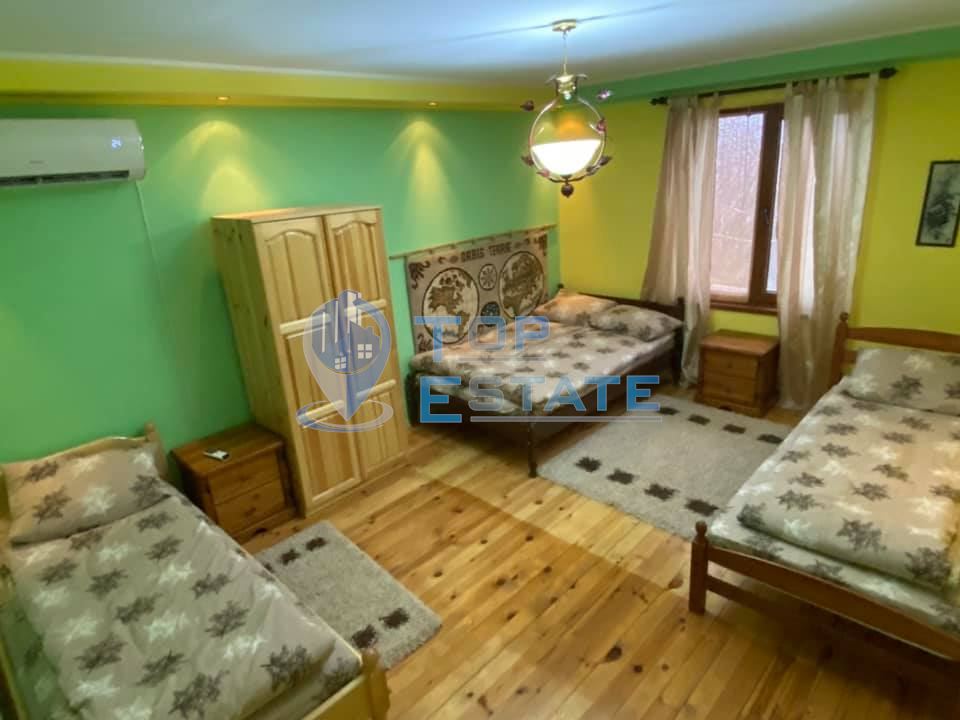 Функционираща къща за гости с басейн и панорамна гледка в село Кисьовци, област Велико Търново - 0