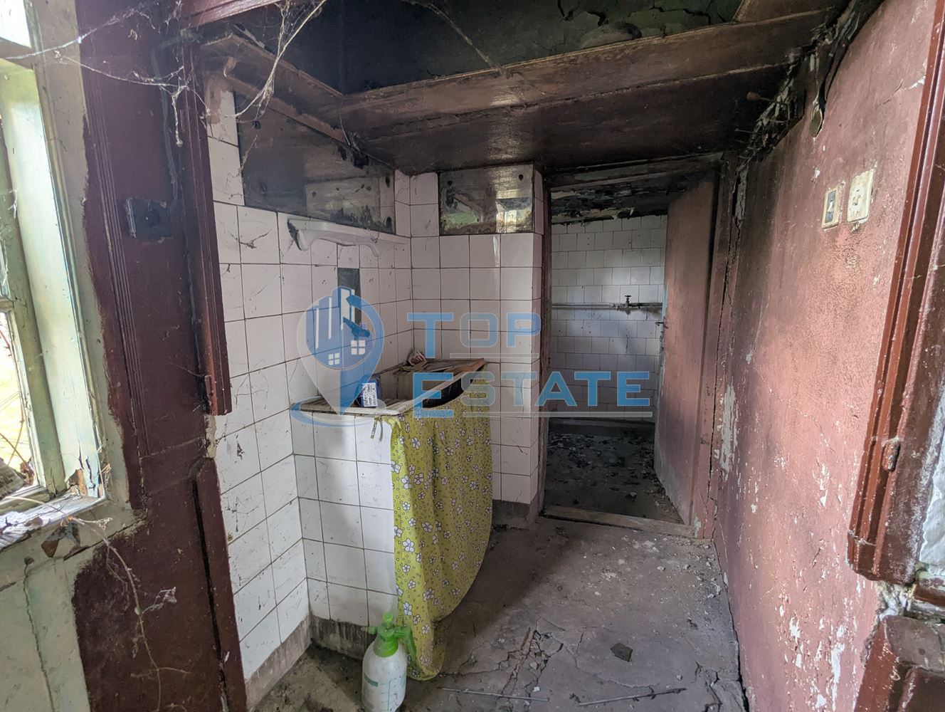 Къща с голям двор и кладенец в село Благоево, област Велико Търново - 0