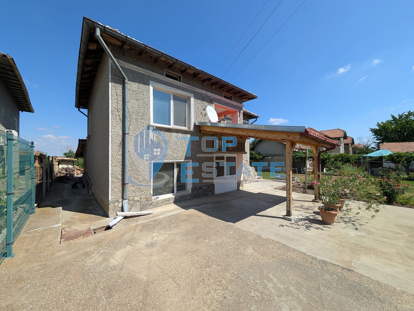 Двуетажна къща след ремонт в село Караисен - 0