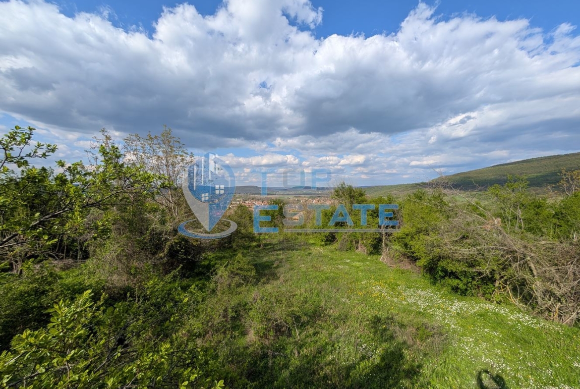 Парцел в регулация с красива панорама в село Джулюница - 0