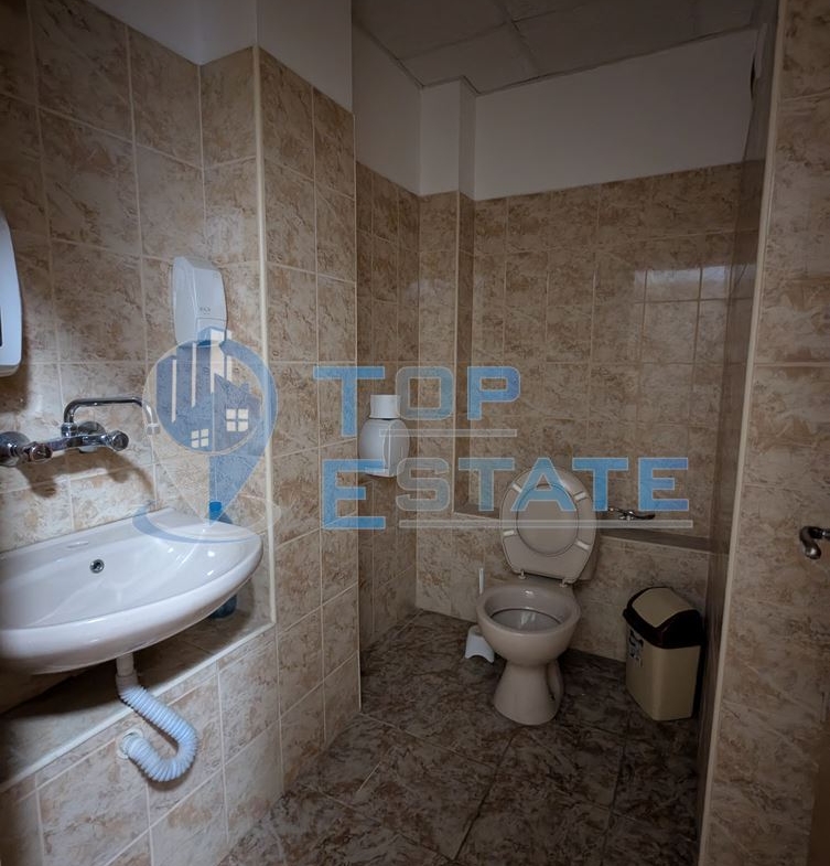 Поещения под наем в административна сграда на центъра в град Горна Оряховица, област Велико Търново - 0