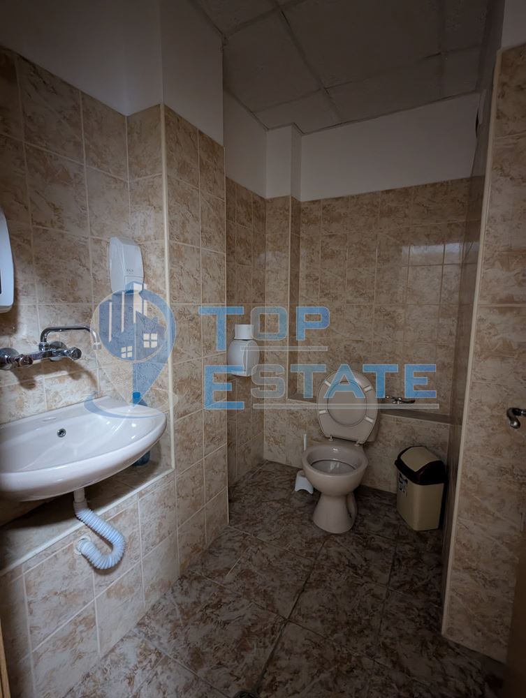 Поещения под наем в административна сграда на центъра в град Горна Оряховица, област Велико Търново - 0