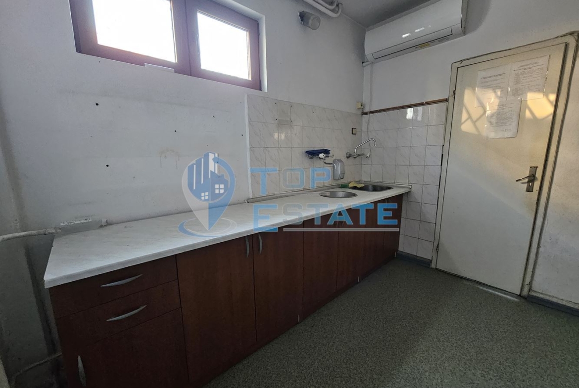 Магазин в центъра на град Велико Търново - 0