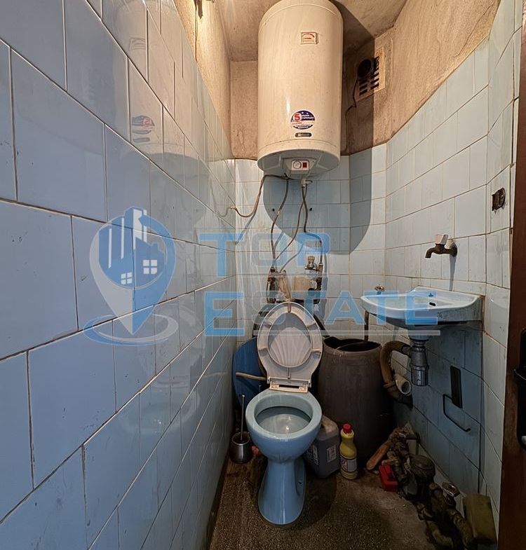 Тристаен тухлен апартамент в кв. Колю Фичето, град Велико Търново - 0