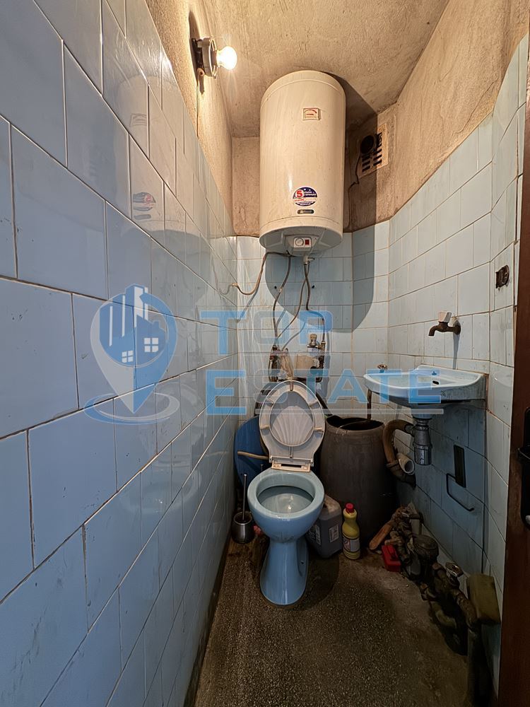 Тристаен тухлен апартамент в кв. Колю Фичето, град Велико Търново - 0