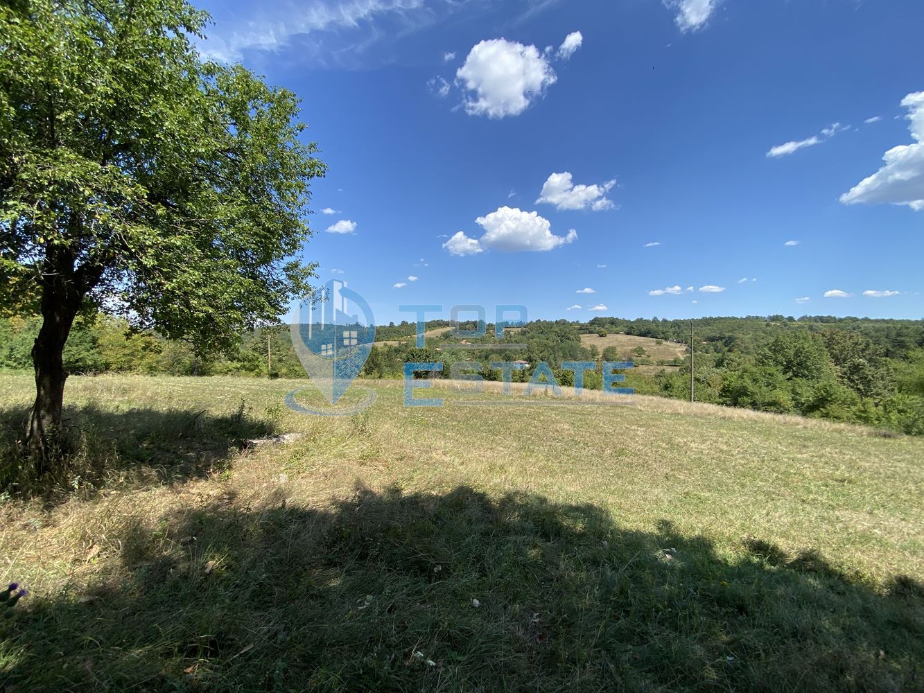 Имот с панорамна гледка в село в Еленския балкан.-0 Имот с панорамна гледка в село в Еленския балкан. - 0