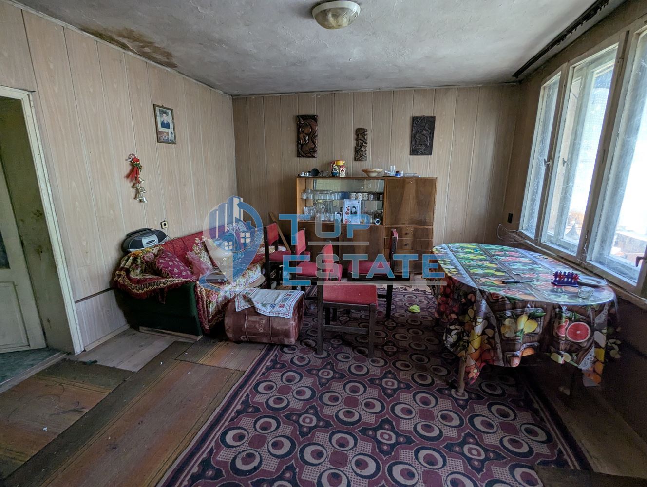 Тухлена къща на тиха и спокойна улица в село Поликраище, област Велико Търново - 0