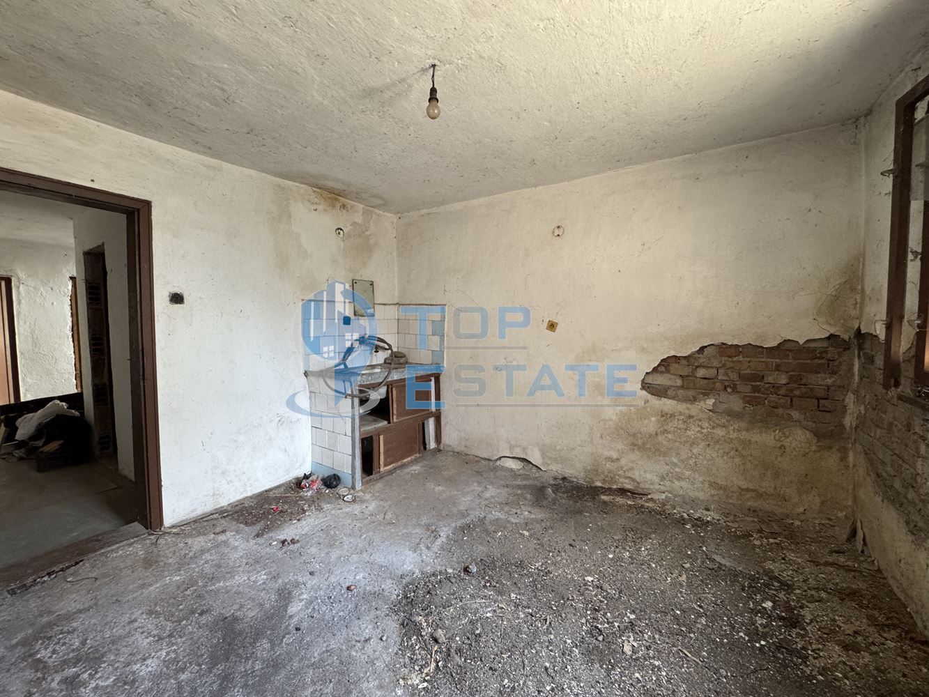 Етаж от къща със сутеренен етаж в град Павликени, област Велико Търново - 0