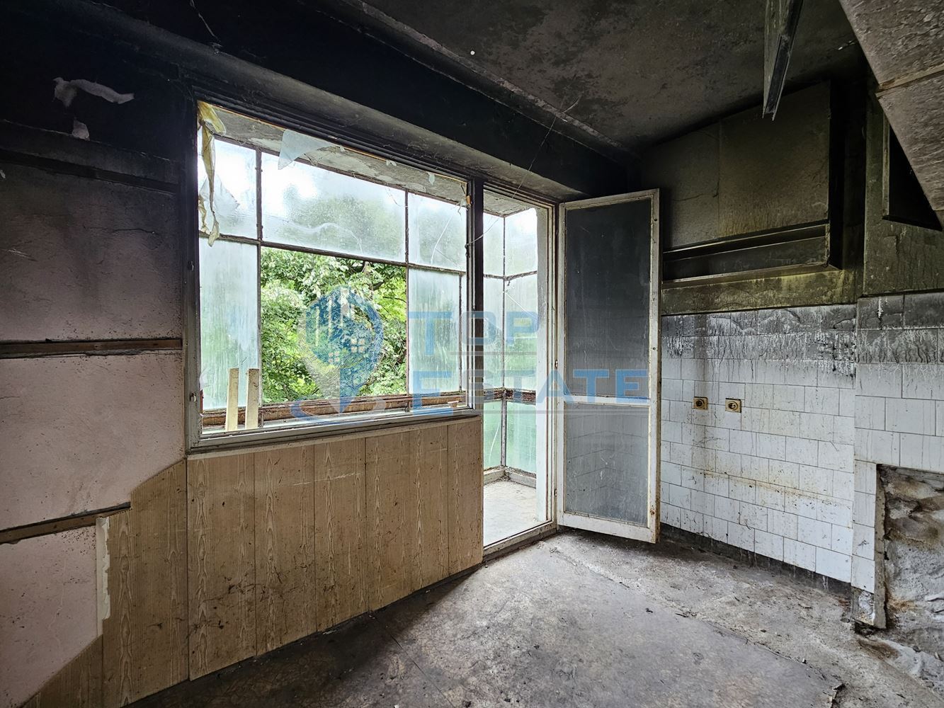 Двустаен панелен апартамент на междинен етаж в квартал Чолаковци, град Велико Търново - 0