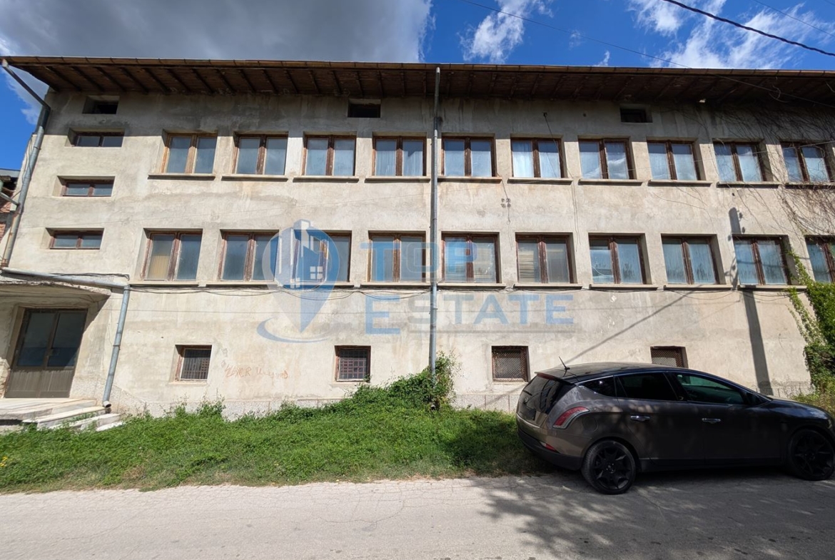 Масивна сграда за обществено обслужване в град Плачковци - 0