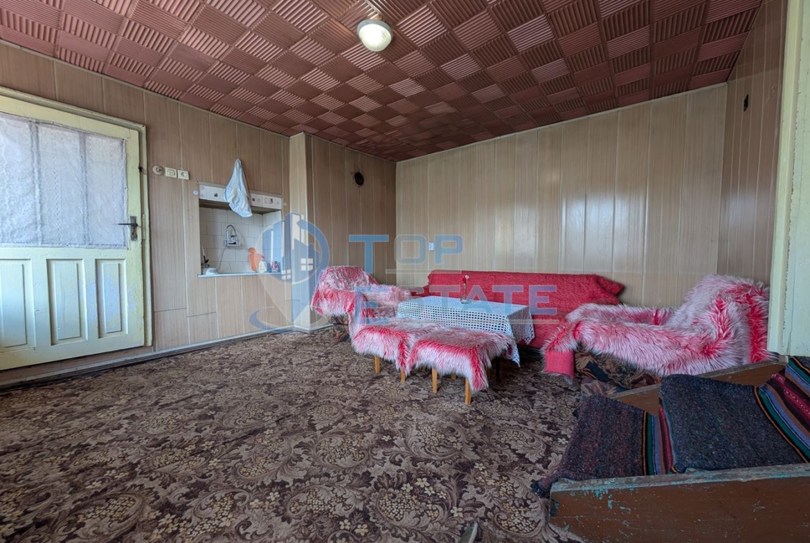 Едноетажна тухлена къща с гараж в село Павел - 0