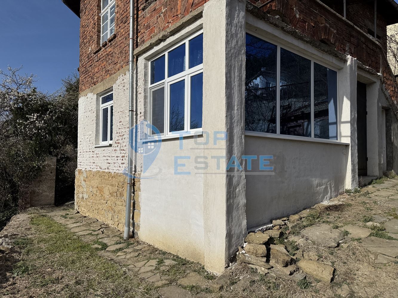 Етаж от къща с панорамна гледка в град Габрово-0 Етаж от къща с панорамна гледка в град Габрово - 0