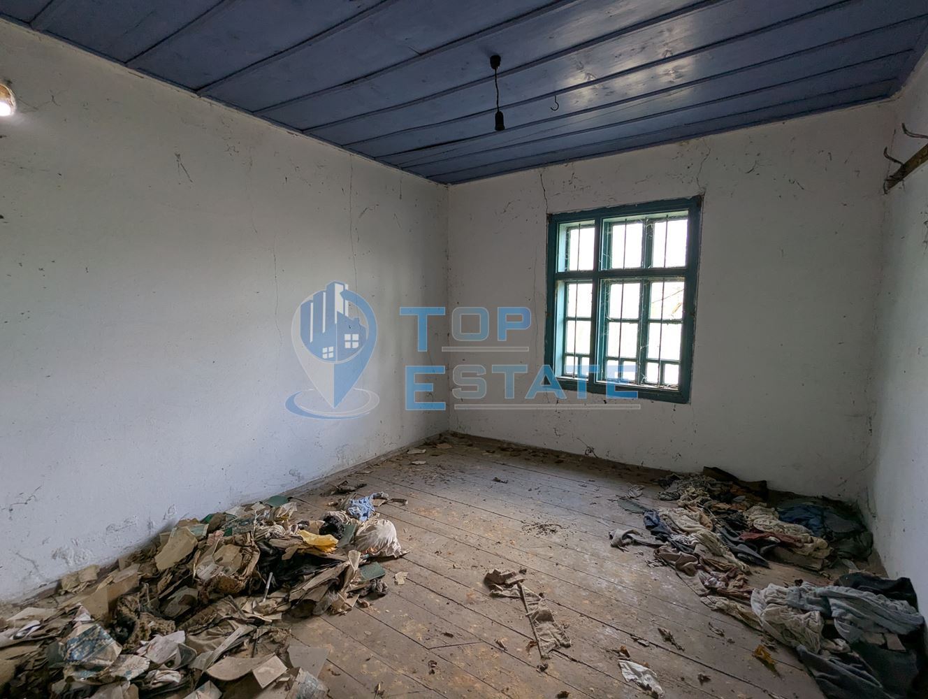 Къща с голям двор и кладенец в село Благоево, област Велико Търново - 0