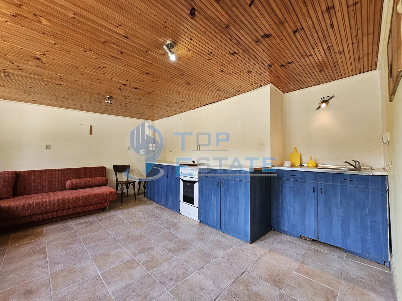 Ремонтирана и обзаведена къща с два санитарни възела в село Хотница, област Велико Търново - 0