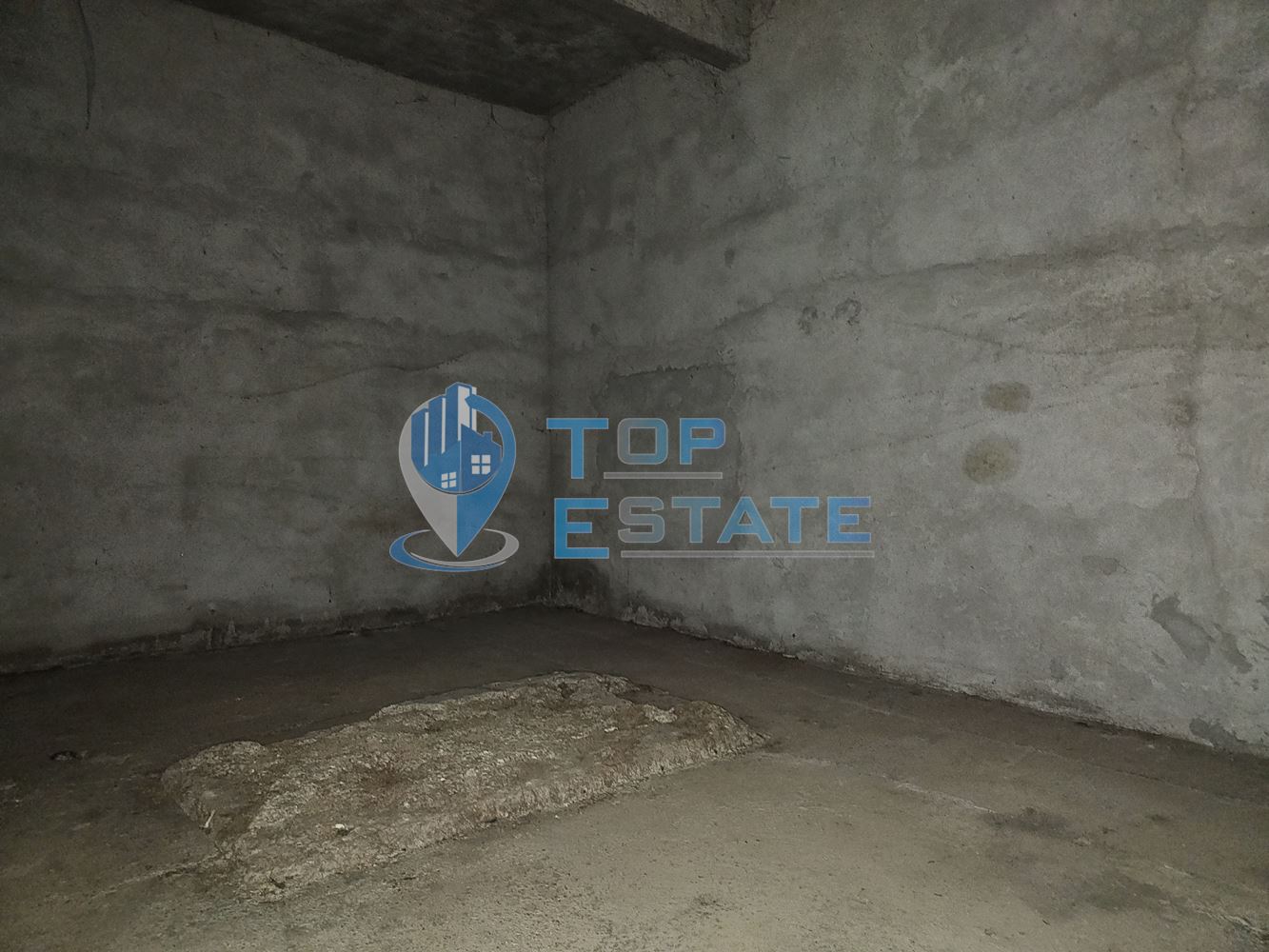 Тухлена промишлена сграда с ток и вода в с. Алеково, област Велико Търново-0 Тухлена промишлена сграда с ток и вода в с. Алеково, област Велико Търново - 0