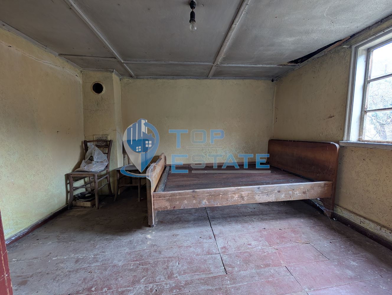 Двуетажна тухлена къща в Тревненския балкан - 0