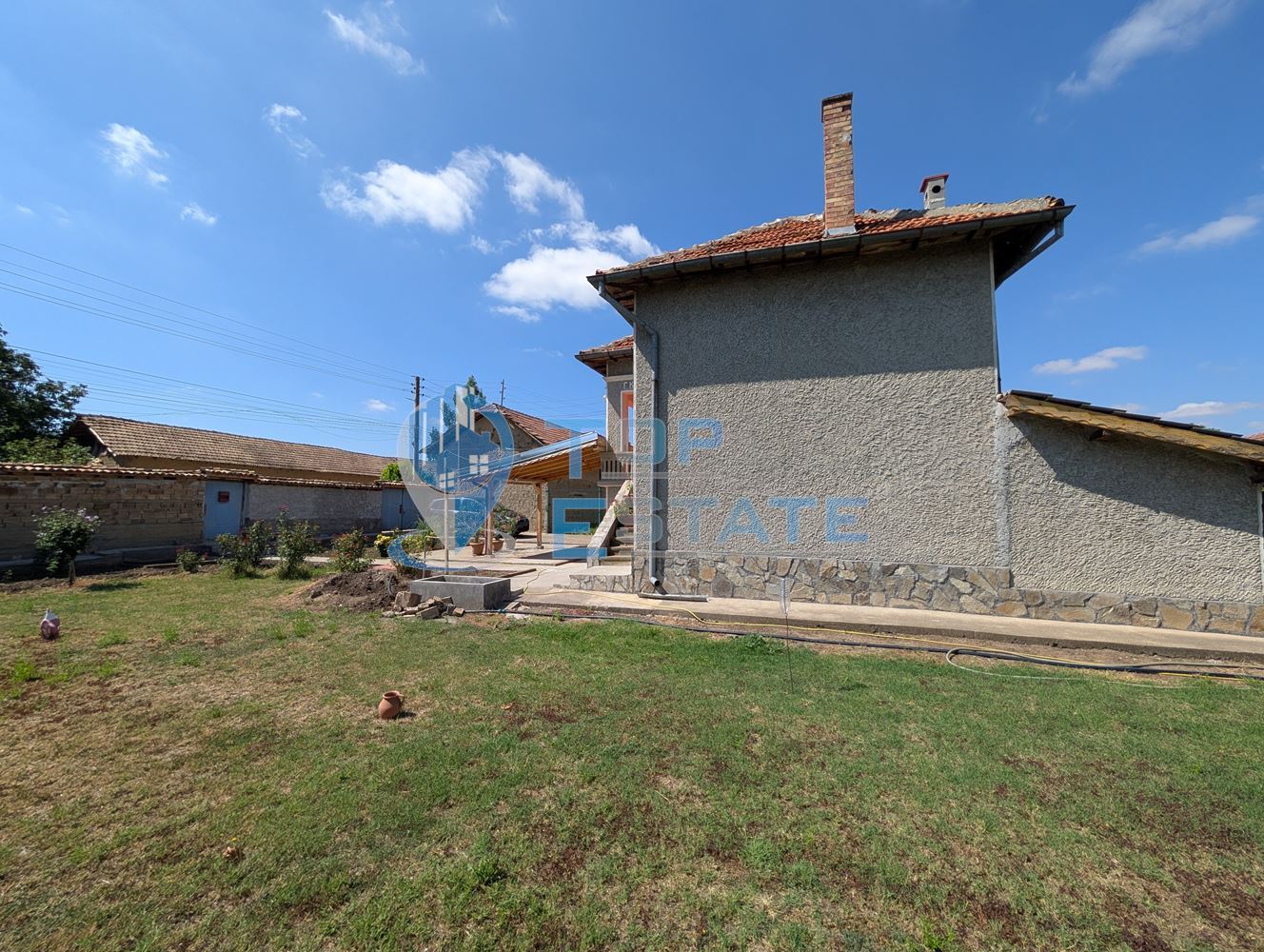 Двуетажна къща след ремонт в село Караисен - 0