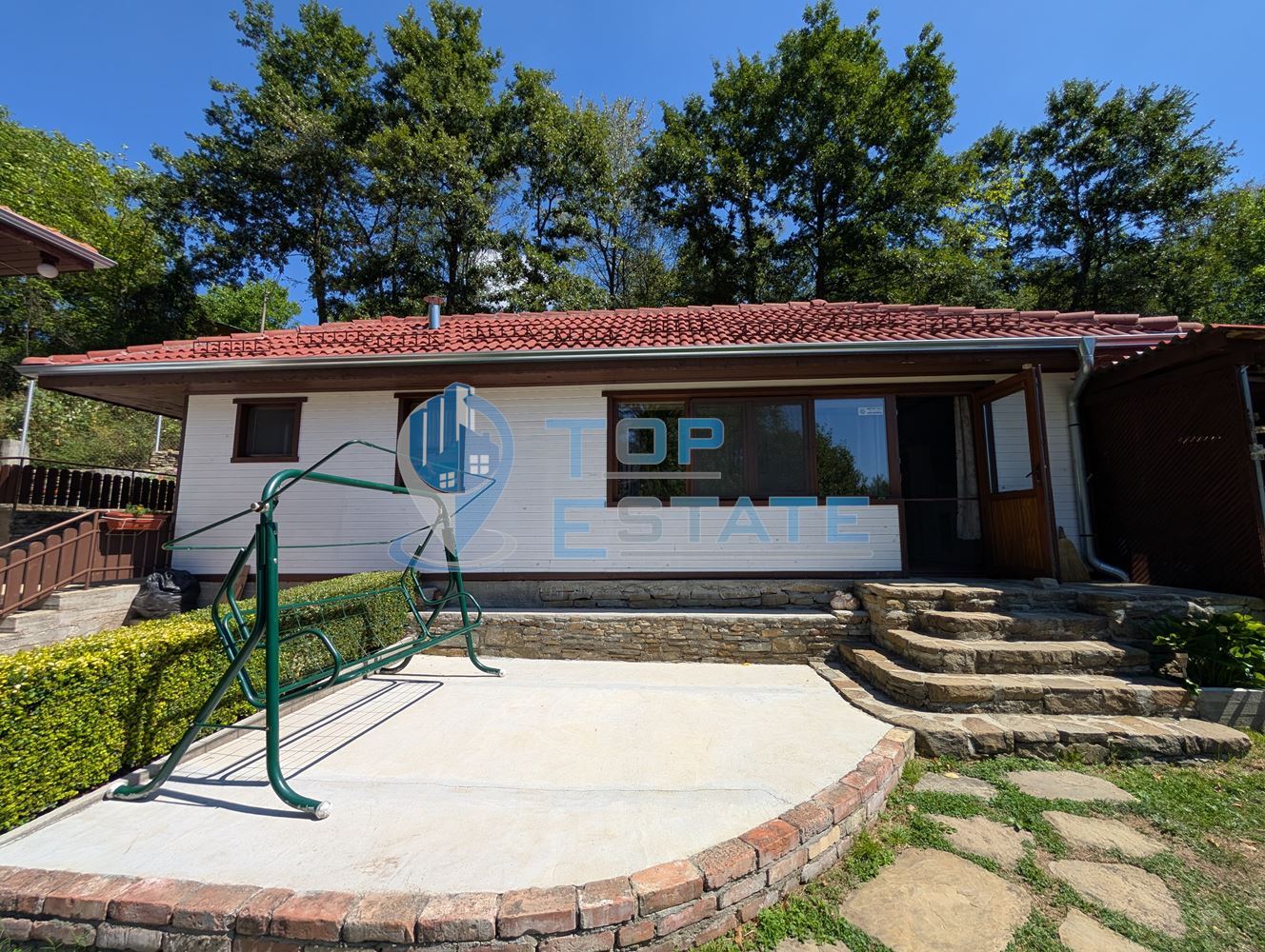 Реновирана двуетажна къща в Тревненския балкан - 0