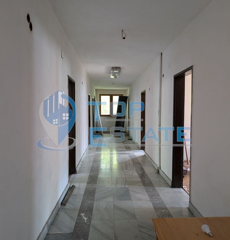 Масивна сграда за обществено обслужване в град Плачковци - 0