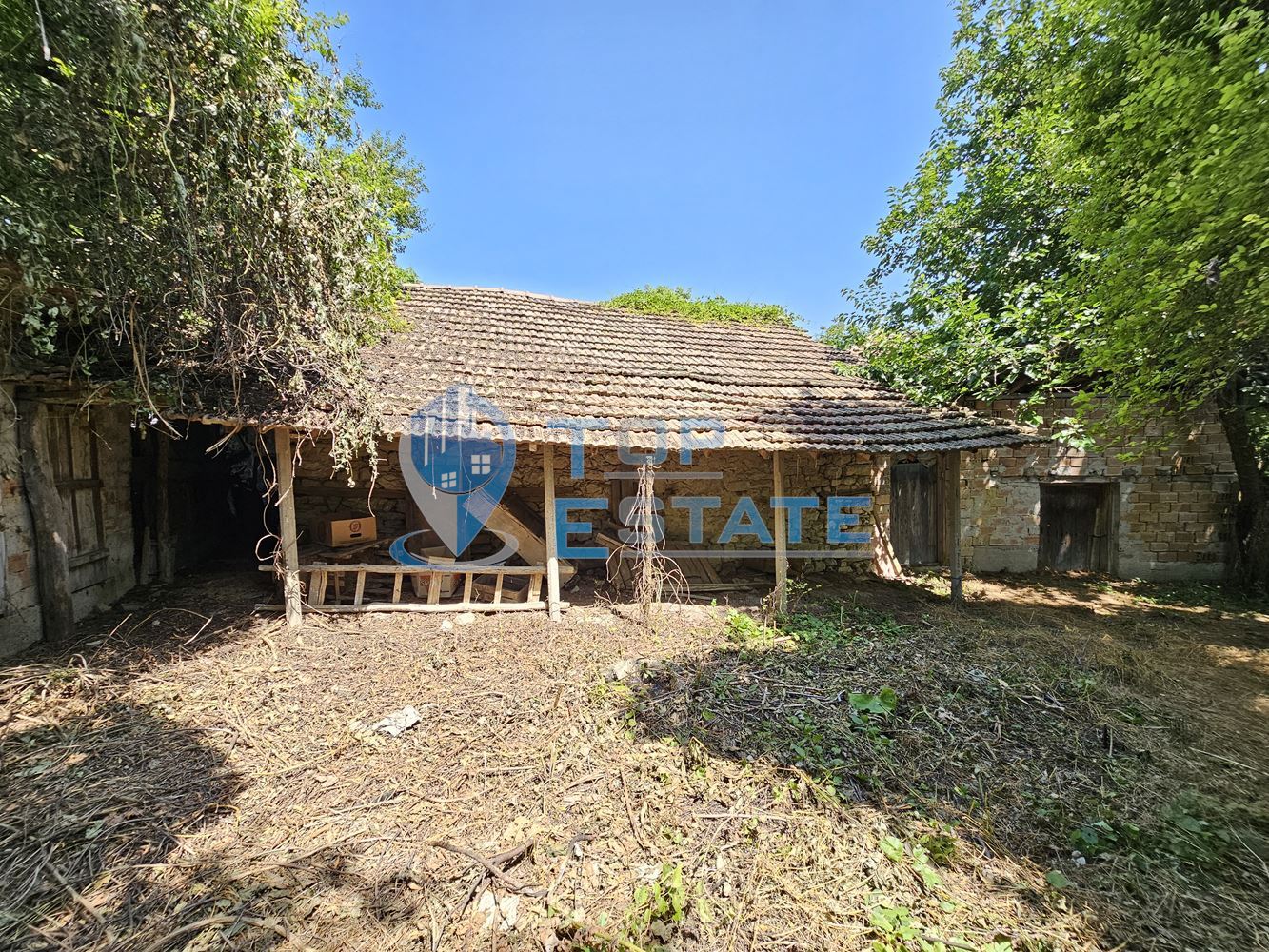 Автентична двуетажна къща с голям двор в с. Мусина - 0