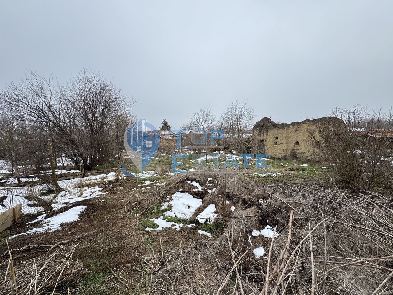 Двуетажна къща с голям двор в село Страхилово, област Велико Търново-0 Двуетажна къща с голям двор в село Страхилово, област Велико Търново - 0
