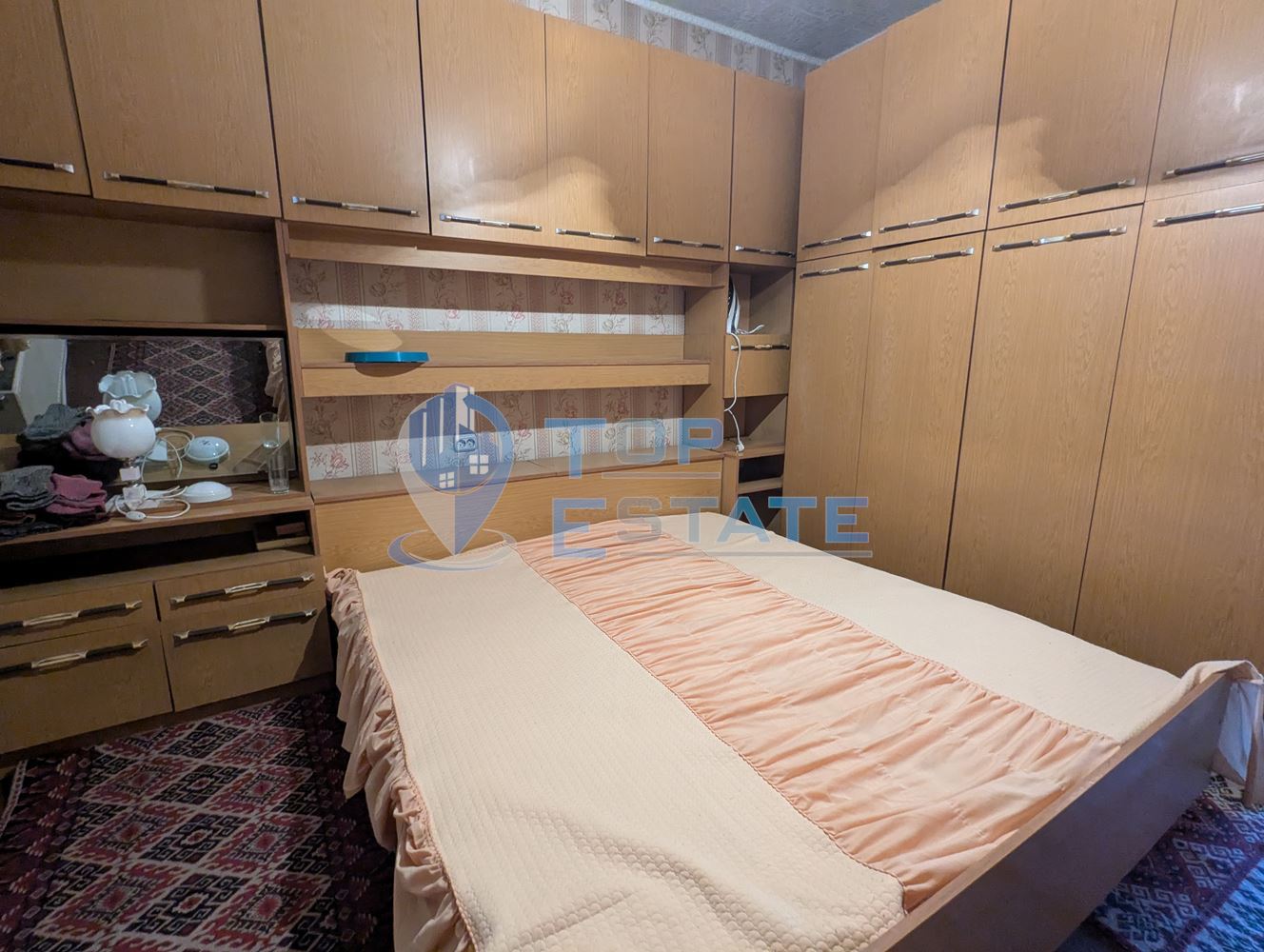 Гарсониера в тухлена сграда в близост до центъра на град Горна Оряховица, област Велико Търново - 0