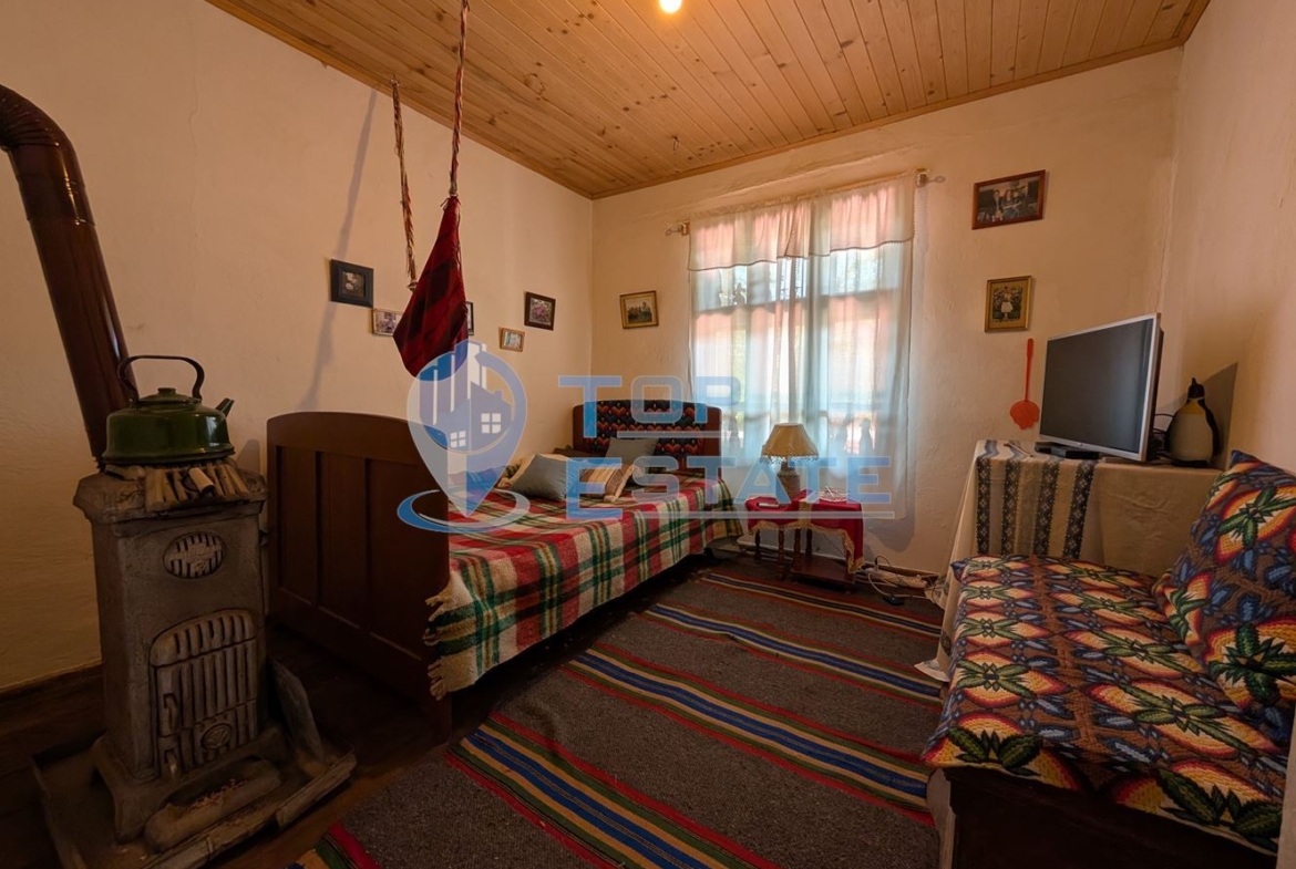 Автентична реновирана къща в град Елена - 0