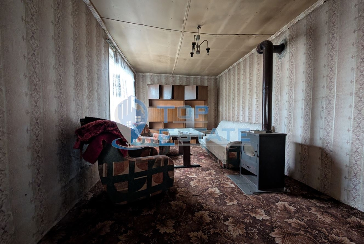 Едноетажна къща с кладенец и гараж в квартал Калтинец, град Горна Оряховица - 0