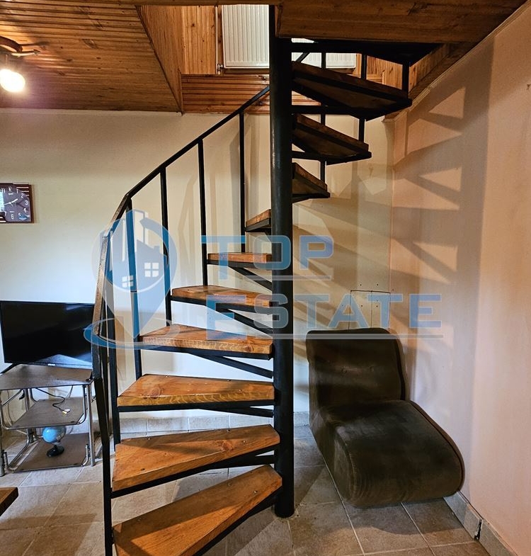 Ремонтирана и обзаведена къща с два санитарни възела в село Хотница, област Велико Търново - 0