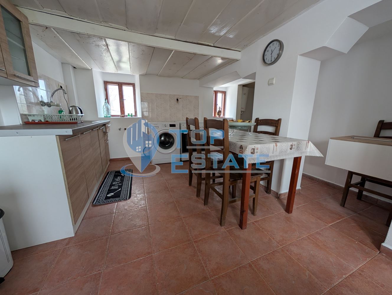 Двуетажна къща с голям двор и кладенец в село Ресен - 0