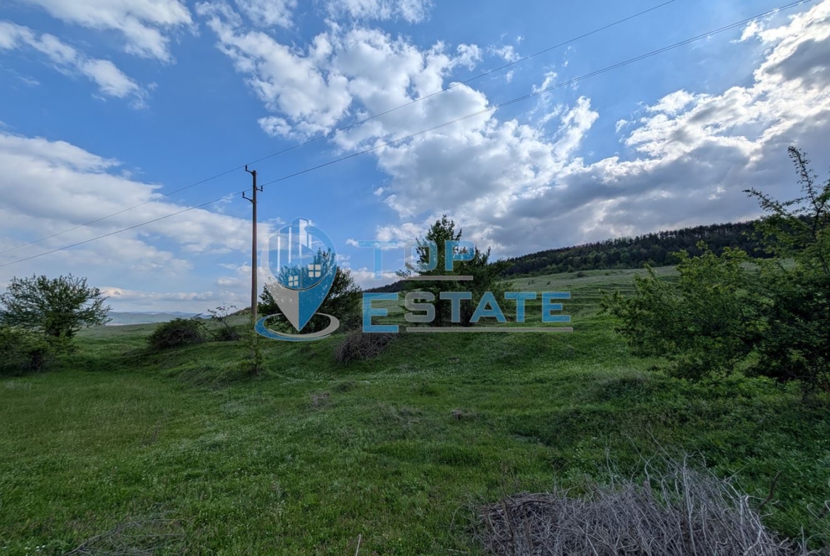 Парцел в регулация с красива панорама в село Джулюница - 0