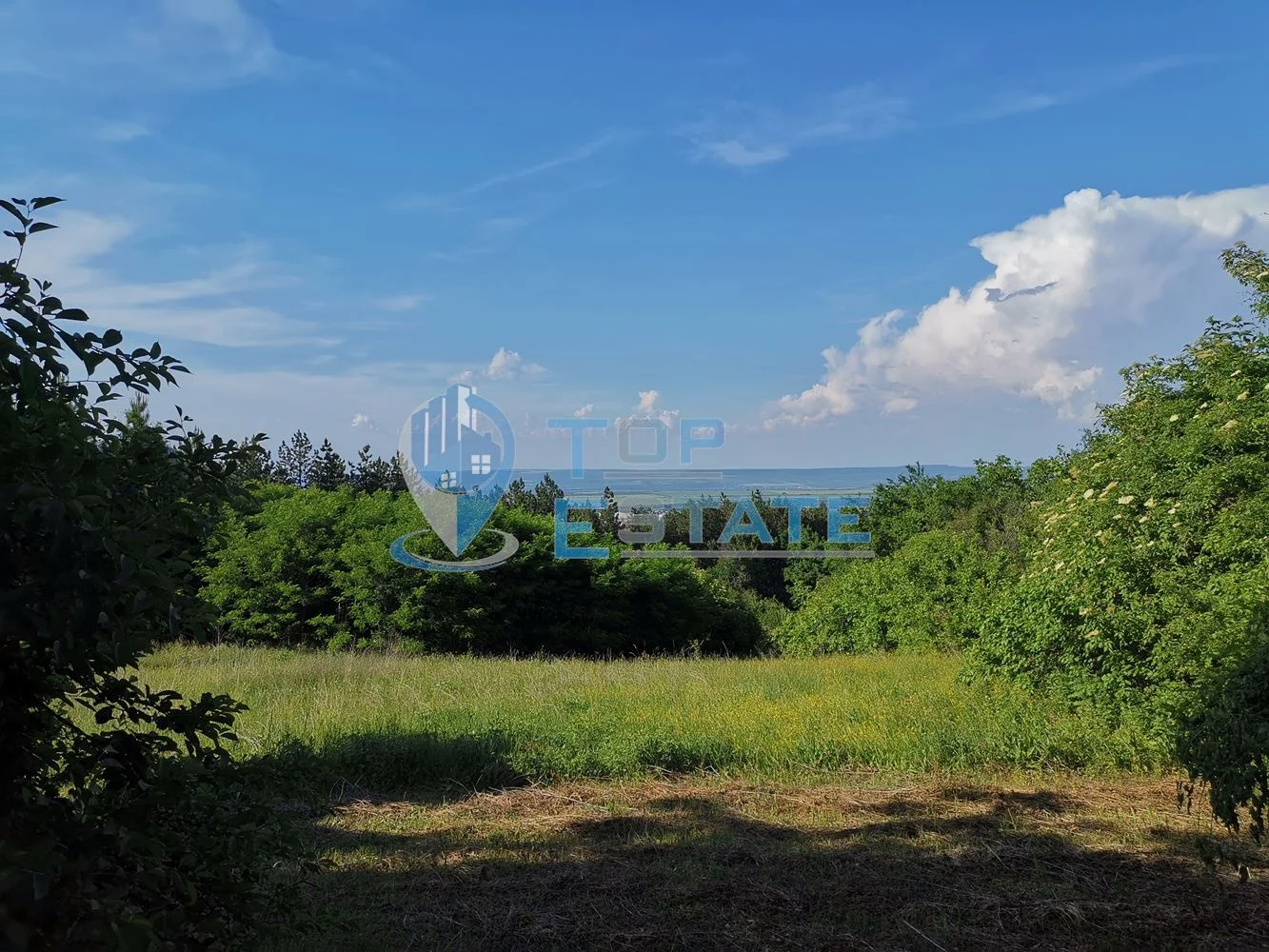 Парцел с панорамна гледка към Горна Оряховица-0 Парцел с панорамна гледка към Горна Оряховица - 0