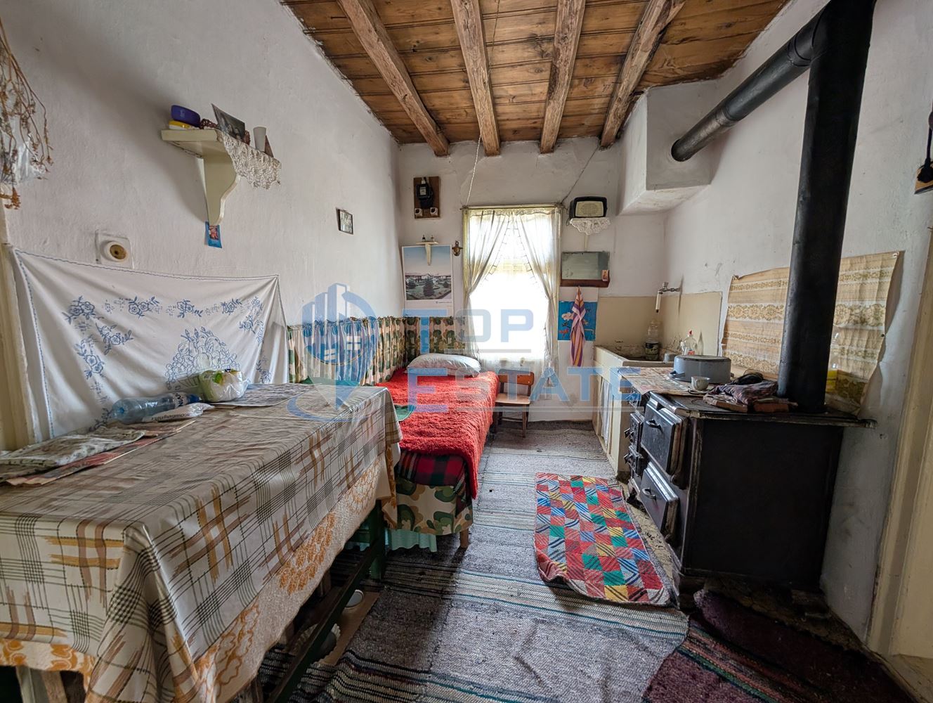 Двуетажна старинна къща с кладенец в село Малки Вършец - 0