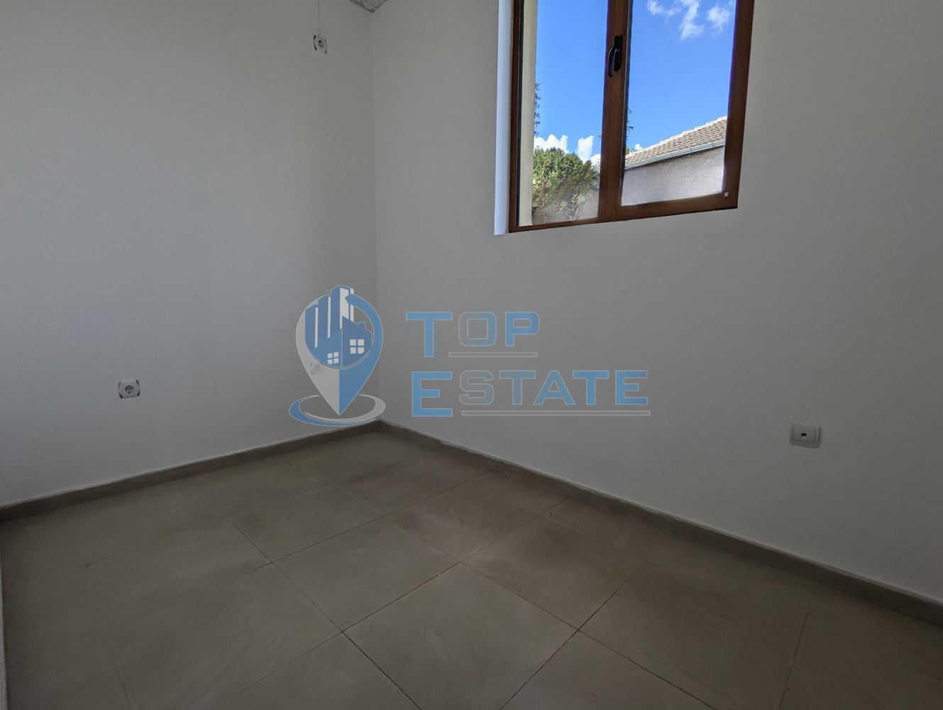 Търговско помещение в град Трявна-0 Търговско помещение в град Трявна - 0