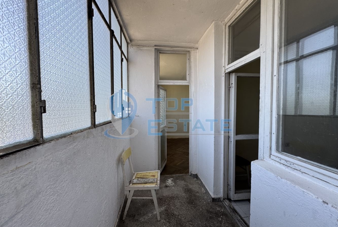 Тристаен тухлен апартамент в квартал Бузлуджа, град Велико Търново - 0