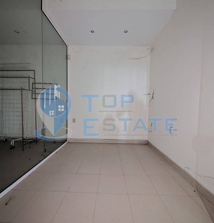 Две помещения за търговска дейност в централната част на град Велико Търново - 0