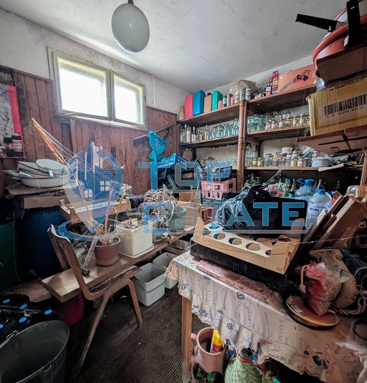 Двуетажна тухлена къща с панорамна гледка в град Плачковци - 0