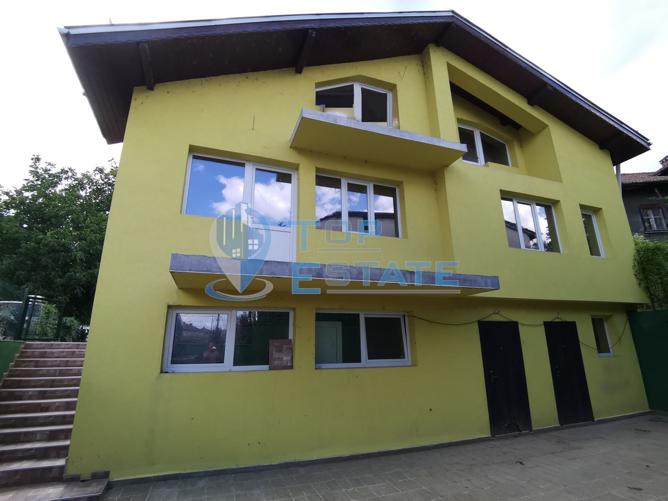 Триетажна къща ново строителство в близост до центъра на град Трявна - 0