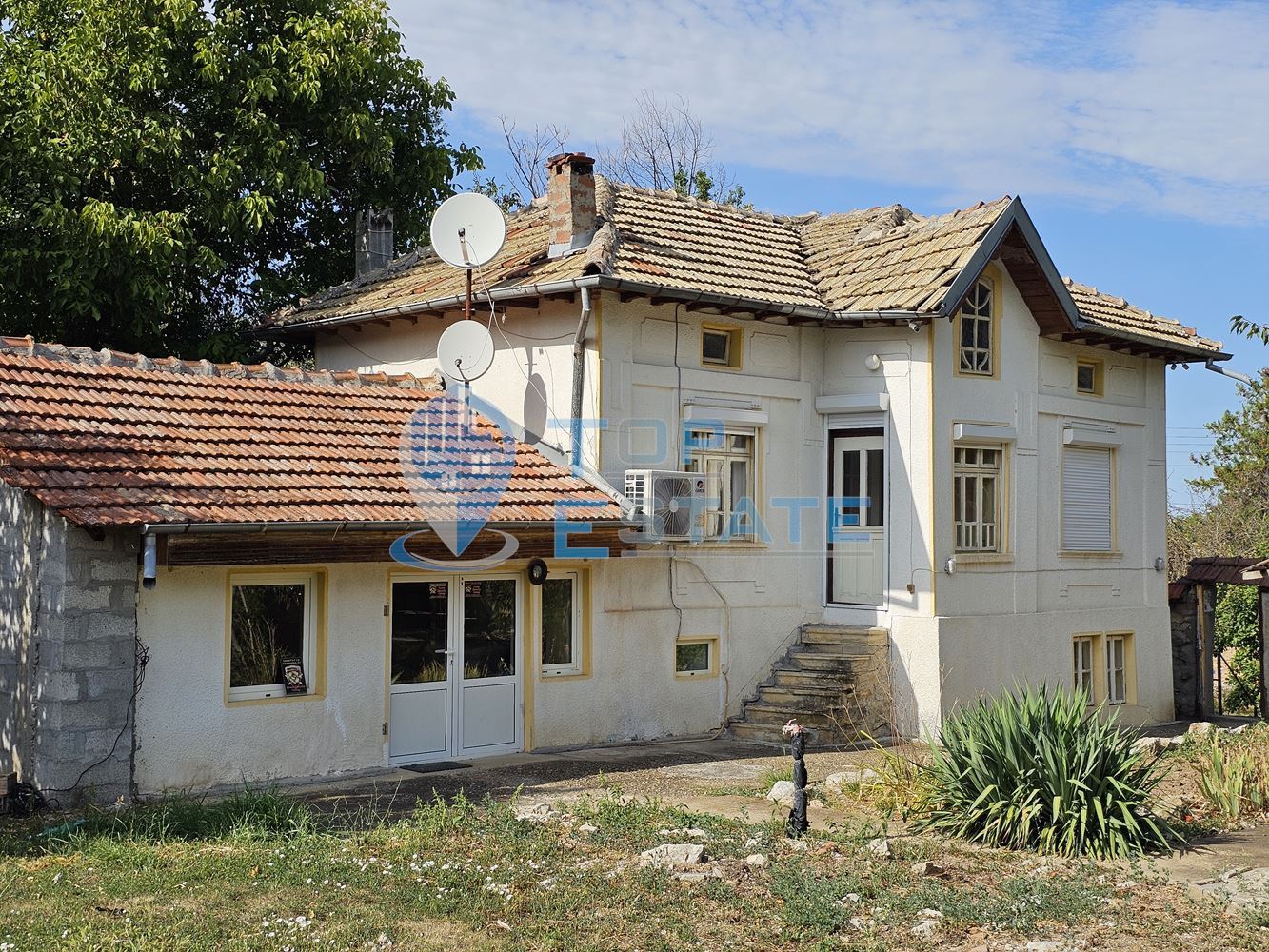 Ремонтирана и обзаведена къща с два санитарни възела в село Хотница, област Велико Търново - 0