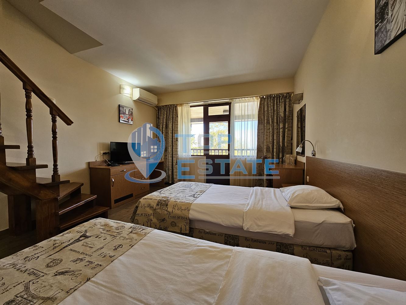 Хотел с три басейна и прекрасна панорама над гр. Лясковец-0 Хотел с три басейна и прекрасна панорама над гр. Лясковец - 0