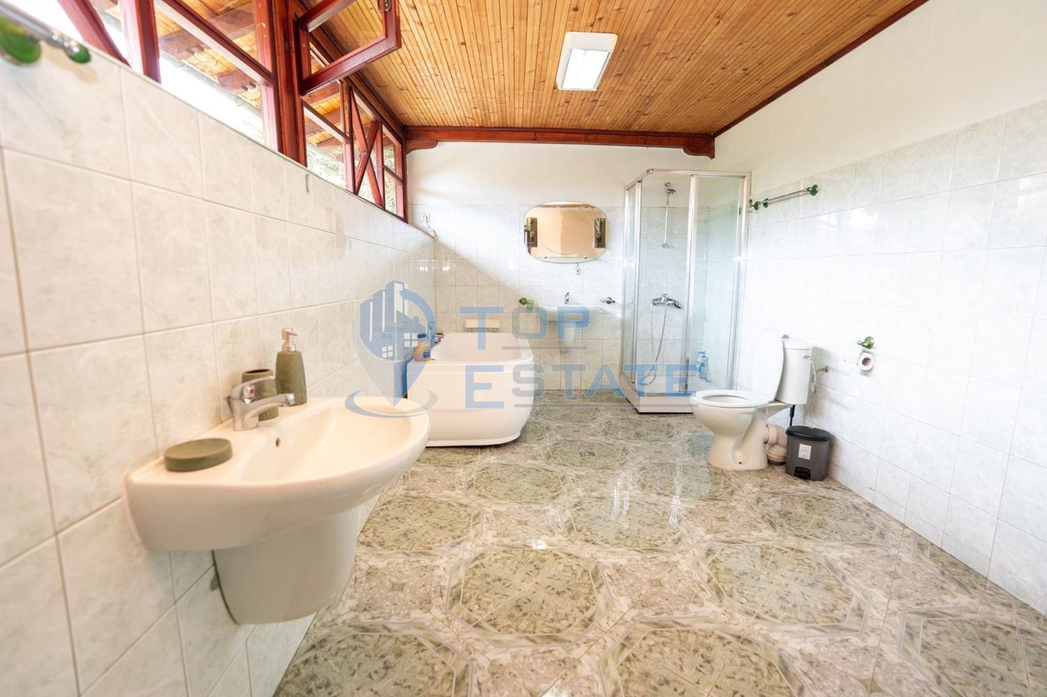 Успешно работеща къща за гости с басейн и отлична репутация в село Миндя - 0