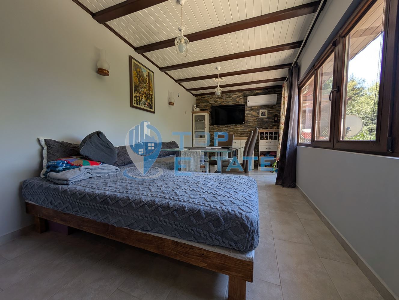 Реновирана двуетажна къща в Тревненския балкан - 0