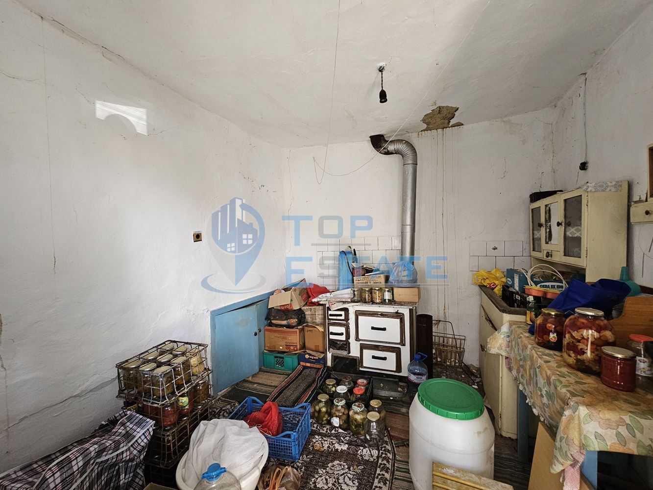 Монолитна двуетажна къща с втора къща в един двор в село Ново Градище, област Велико Търново - 0