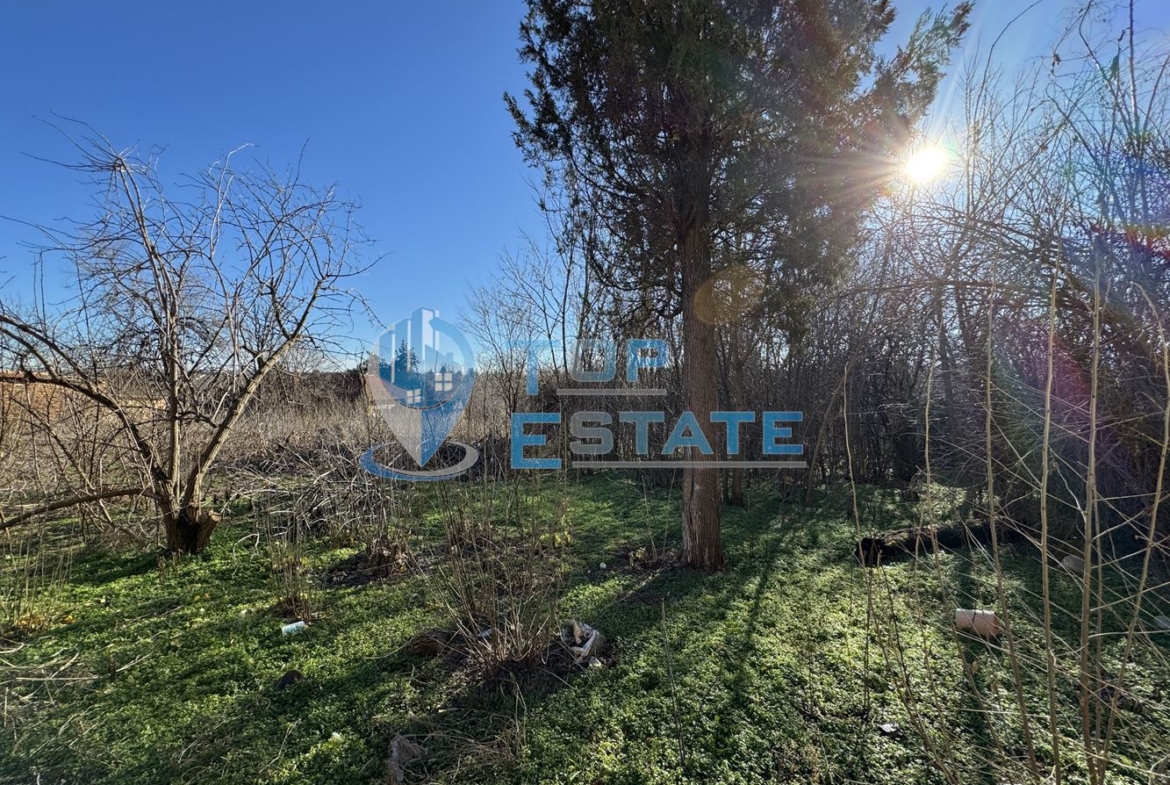 Здрава тухлена къща с голям двор в с. Масларево, област Велико Търново. - 0