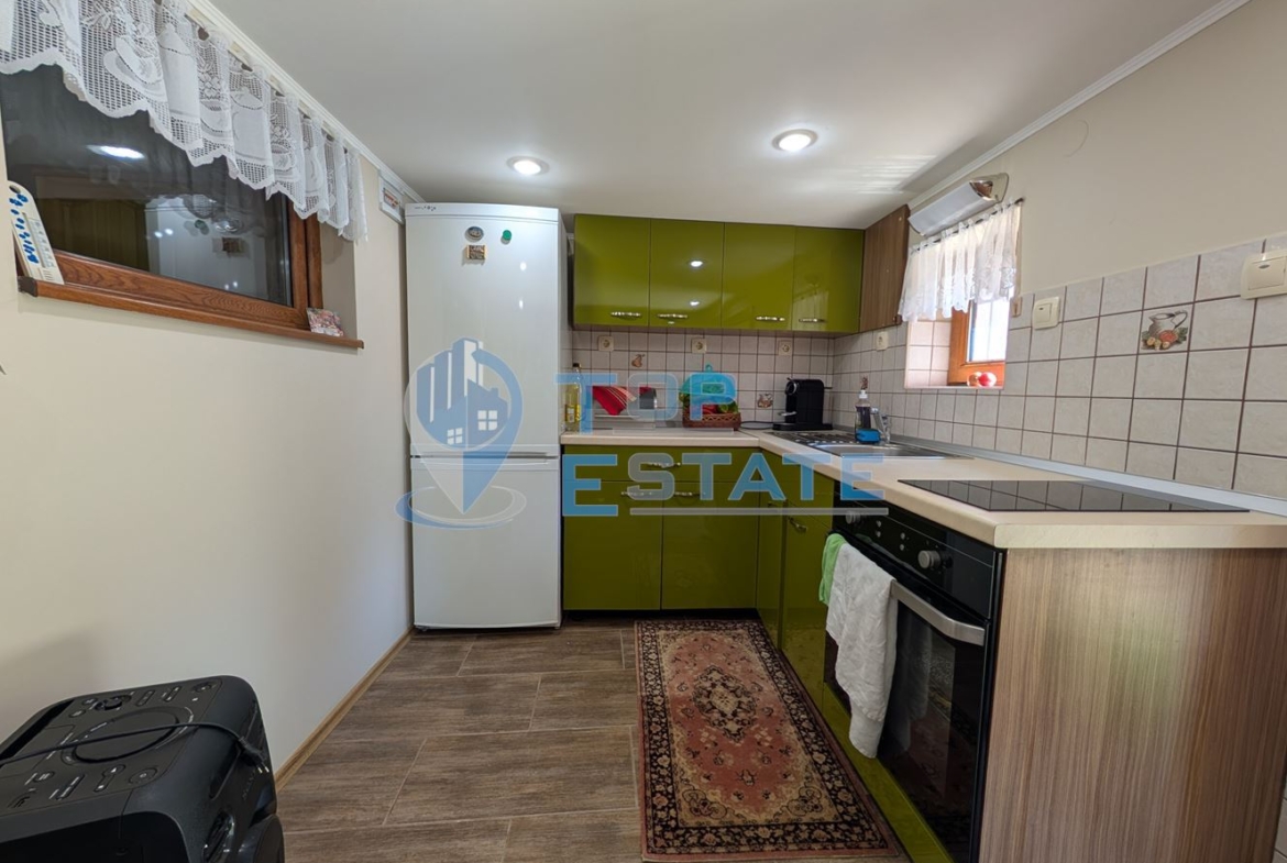 Реновирана двуетажна къща в Тревненския балкан - 0