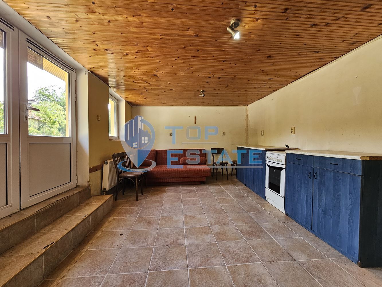 Ремонтирана и обзаведена къща с два санитарни възела в село Хотница, област Велико Търново - 0