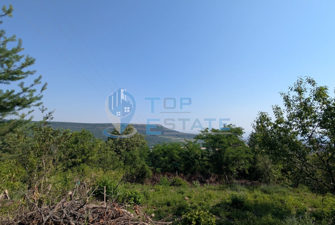 Парцел с панорамна гледка в местност Арбанашко бърдо, град Горна Оряховица, област Велико Търново - 0