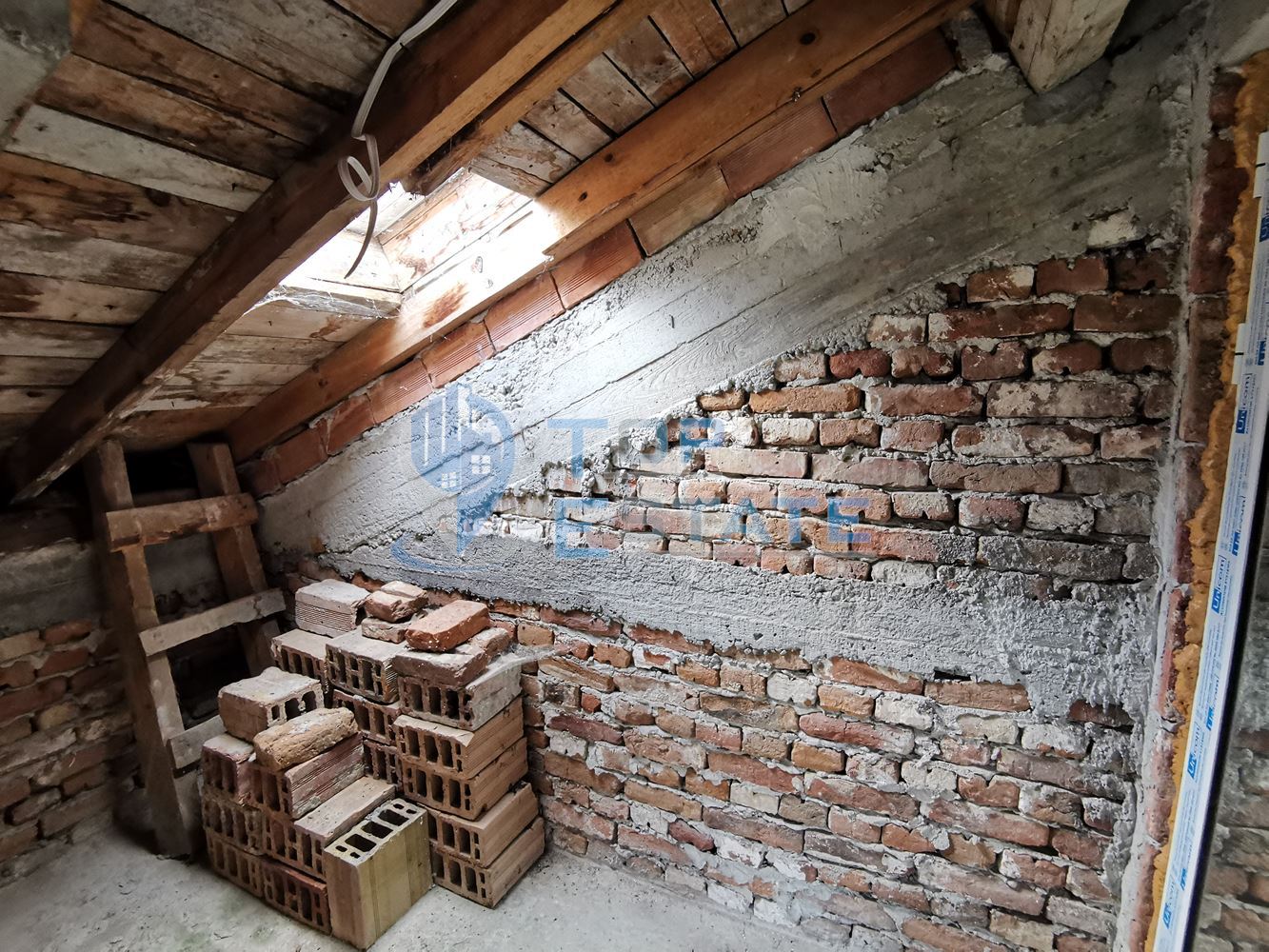 Триетажна къща ново строителство в близост до центъра на град Трявна - 0