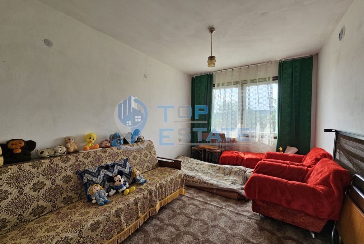 Монолитна двуетажна къща с втора къща в един двор в село Ново Градище, област Велико Търново - 0