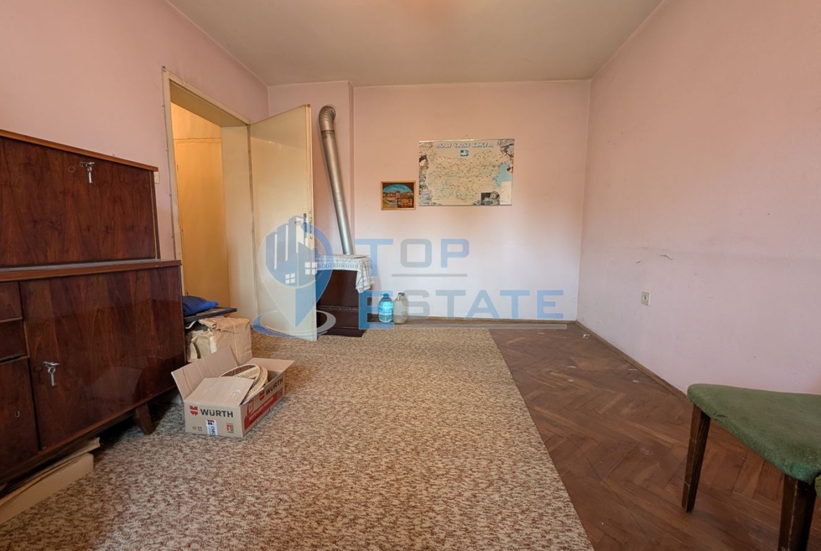 Четиристаен апартамент в центъра на град Елена - 0